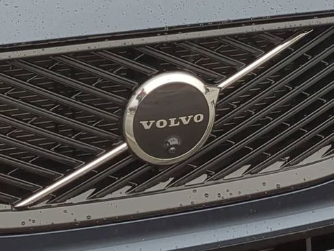 Certified 2026 Volvo XC60 B5 Plus w/ Protection Package Premier image 11