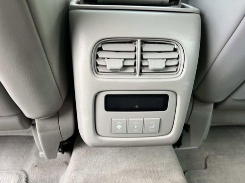 Used 2006 Cadillac DTS w/ Trunk Convenience Package image 15