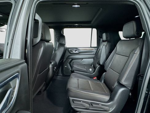 Used 2023 Chevrolet Suburban High Country w/ Max Trailering Package AWD/4WD image 11