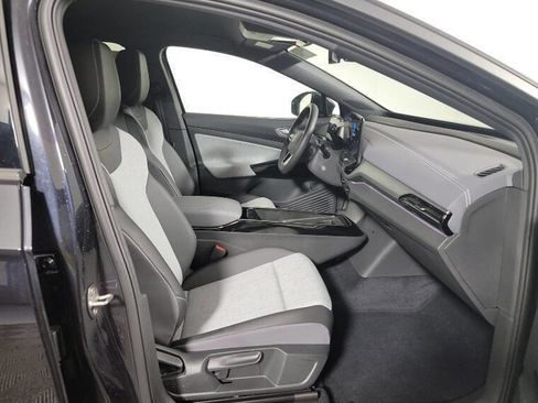 Used 2023 Volkswagen ID.4 Pro image 9