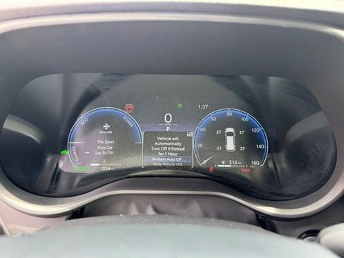 Used 2025 Toyota Sienna Platinum AWD/4WD image 21