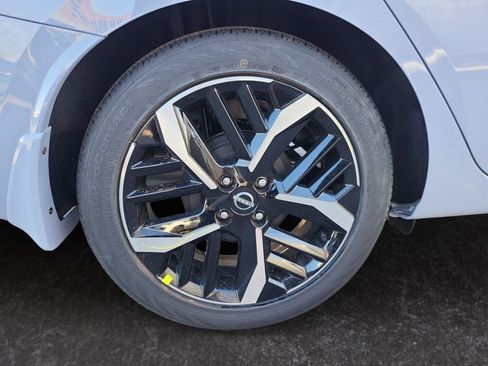 New 2025 Nissan Versa SR w/ Trunk Package image 25