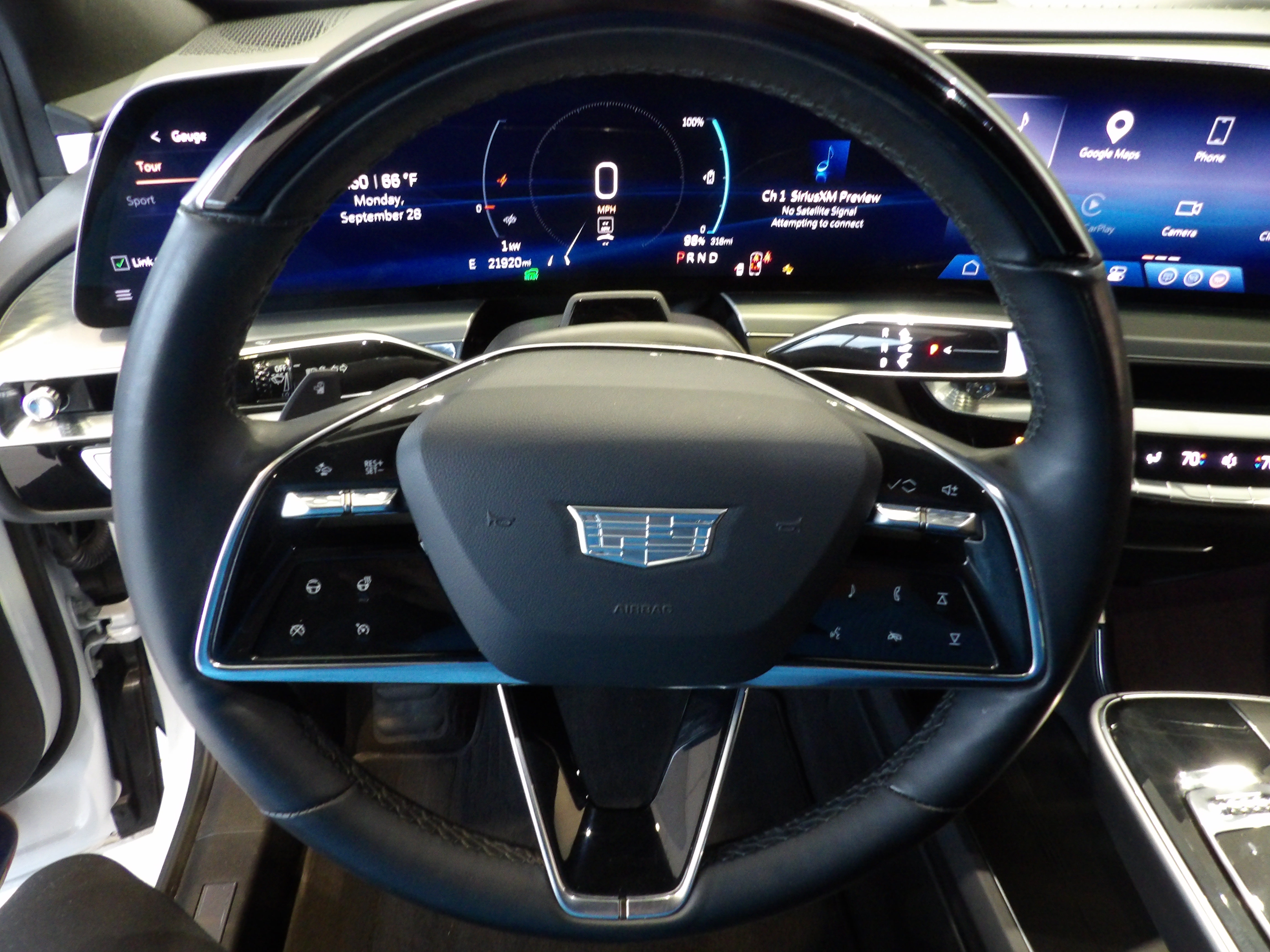Used 2024 Cadillac Lyriq Luxury AWD/4WD image 12