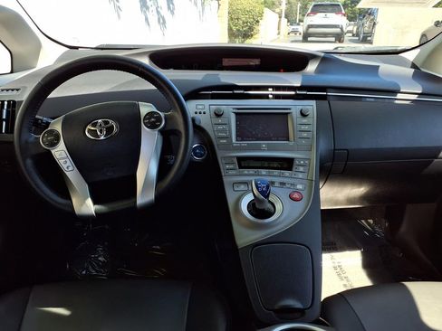 Used 2015 Toyota Prius Four image 18