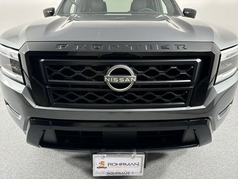 Used 2023 Nissan Frontier SV w/ Midnight Edition Package image 22
