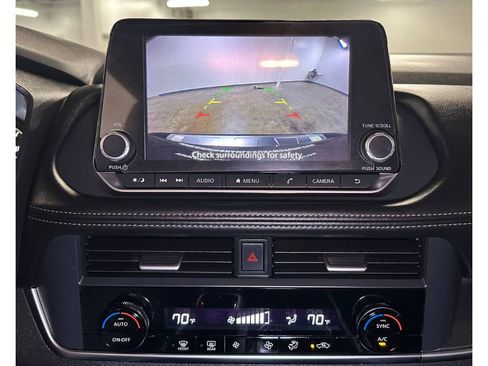 Used 2024 Nissan Rogue SV FWD image 29
