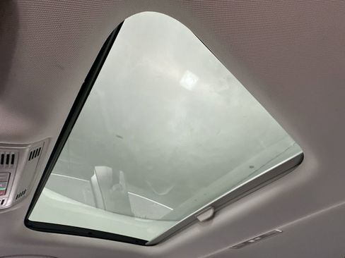 Used 2024 Volkswagen Jetta SE w/ Panoramic Sunroof Package image 26