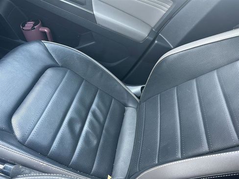 Used 2022 Volkswagen Atlas SEL Premium image 30