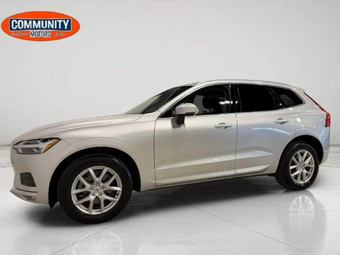 Used 2021 Volvo XC60 T5 Momentum AWD/4WD image 2