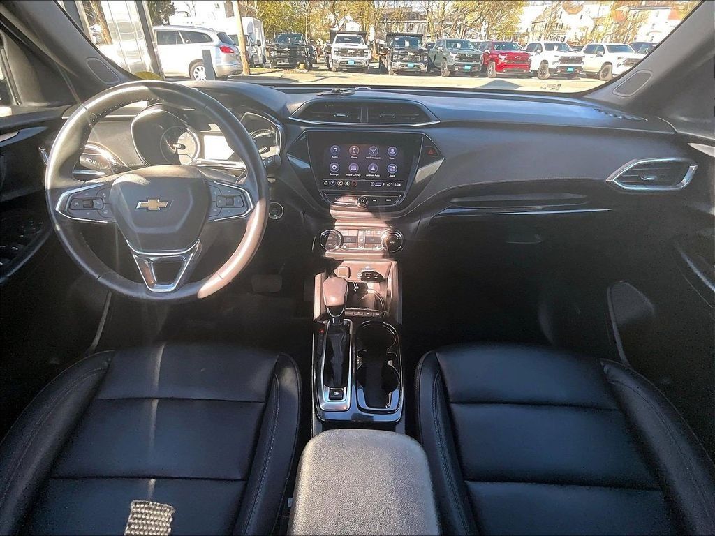 Used 2022 Chevrolet TrailBlazer ACTIV w/ Technology Package AWD/4WD image 21