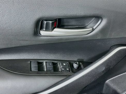 Used 2025 Toyota Corolla SE FWD image 18
