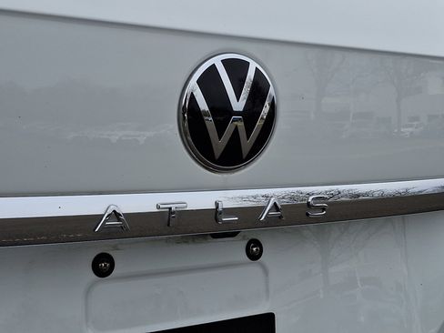 Certified 2023 Volkswagen Atlas SE image 31