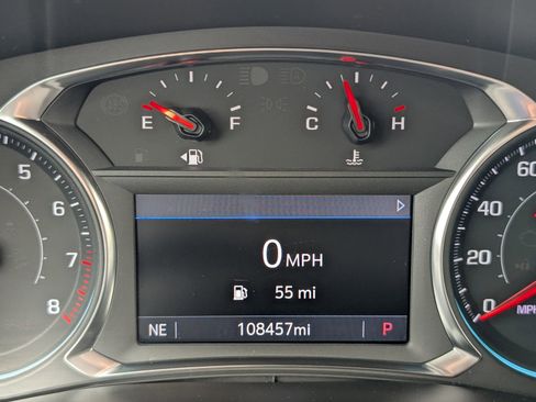 Used 2023 Chevrolet Traverse LT image 6