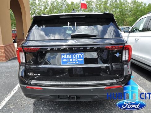 New 2026 Ford Explorer Active RWD image 4