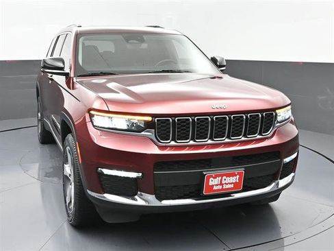 Used 2022 Jeep Grand Cherokee L Limited image 3