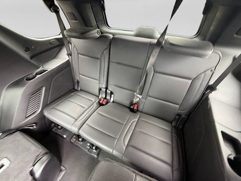 Used 2025 GMC Yukon Denali AWD/4WD image 16