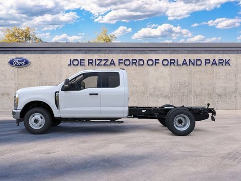 New 2026 Ford F350 XL w/ XL Chrome Package AWD/4WD image 3