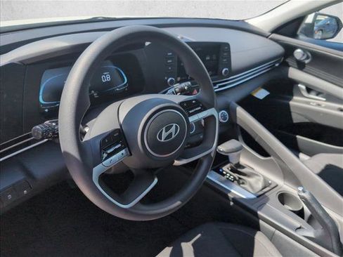 New 2026 Hyundai Elantra SE FWD image 3