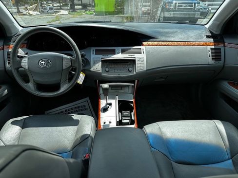 Used 2006 Toyota Avalon XLS FWD image 13