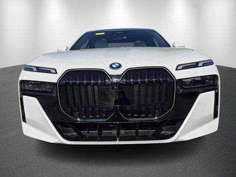New 2026 BMW i7 eDrive50 w/ M Sport Package image 2