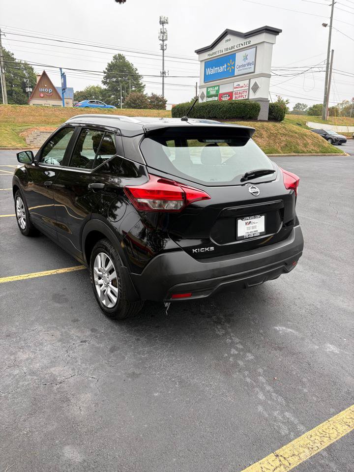 Used 2019 Nissan Kicks S FWD image 7