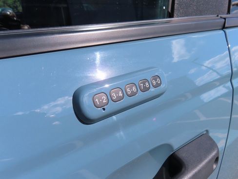 Used 2022 Ford Bronco Wildtrak image 11