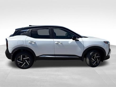 New 2026 Nissan Kicks SV FWD image 8