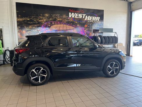 Used 2023 Chevrolet TrailBlazer RS w/ Convenience Package FWD image 12