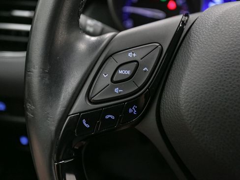 Used 2018 Toyota C-HR XLE FWD image 29