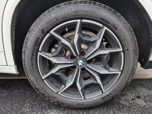 Used 2025 BMW X4 xDrive30i w/ Premium Package AWD/4WD image 11