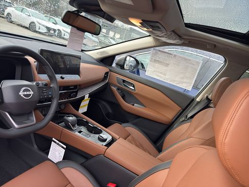 New 2026 Nissan Rogue Platinum image 21