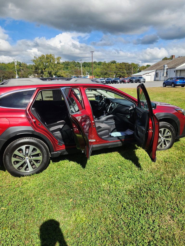 Used 2024 Subaru Outback Premium AWD/4WD image 14