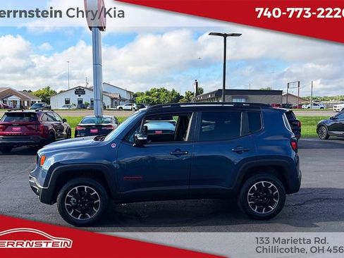 Used 2023 Jeep Renegade Trailhawk AWD/4WD image 15