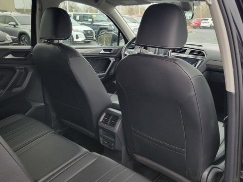 Certified 2023 Volkswagen Tiguan SE image 44
