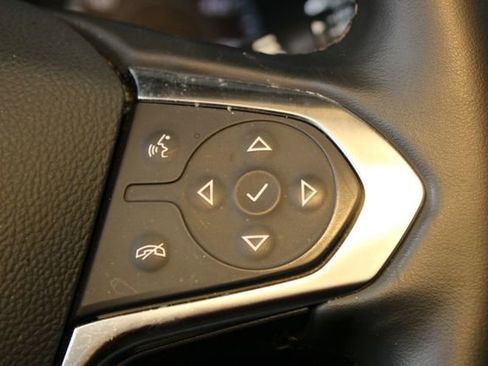 Used 2023 Chevrolet Traverse LT image 23