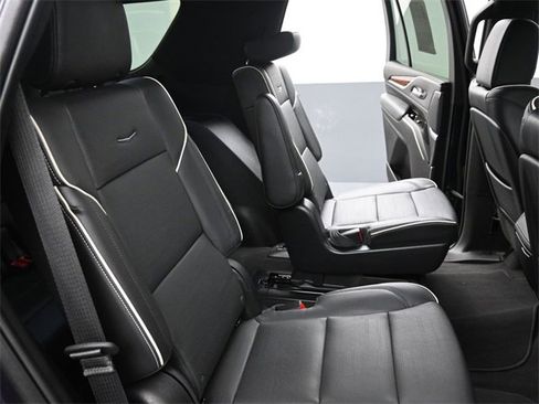 Used 2022 Cadillac Escalade Premium Luxury image 23