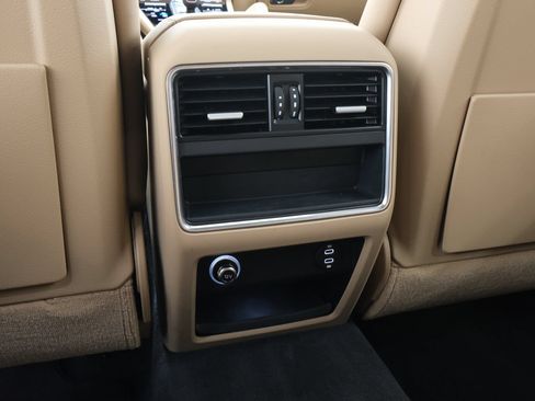 Used 2021 Porsche Cayenne AWD/4WD image 34