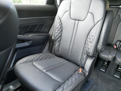 Certified 2023 Kia Sorento SX Prestige AWD/4WD image 12