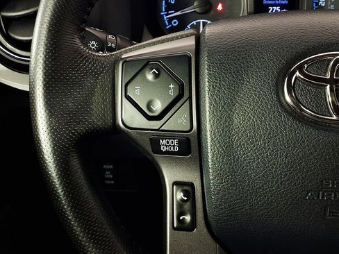 Used 2020 Toyota Tacoma TRD Off-Road w/ Advanced Technology Package AWD/4WD image 19