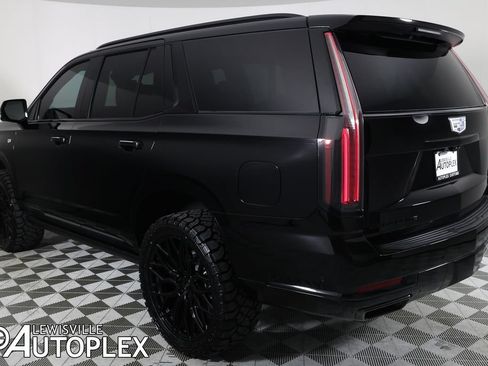 Used 2026 Cadillac Escalade Platinum Sport w/ LPO, ONYX Package AWD/4WD image 7