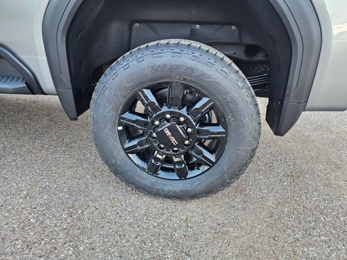 New 2026 GMC Sierra 2500 AT4 image 31
