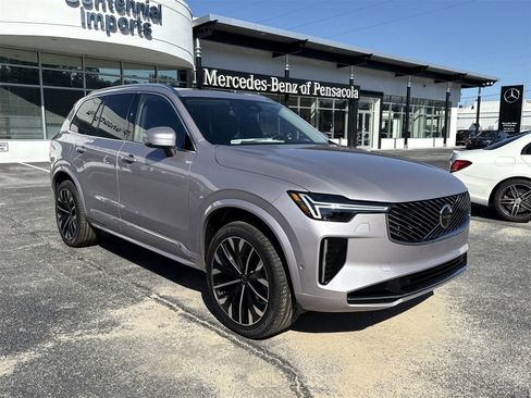 New 2026 Volvo XC90 B5 Plus w/ Protection Package Premier image 7