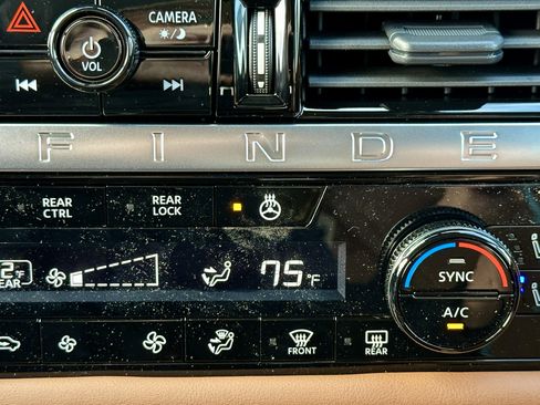 New 2026 Nissan Pathfinder Platinum image 18