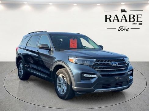 Used 2024 Ford Explorer XLT w/ Equipment Group 202A AWD/4WD image 2
