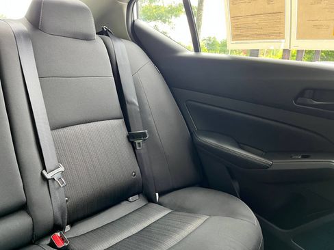 Used 2025 Nissan Altima 2.5 SV FWD image 37