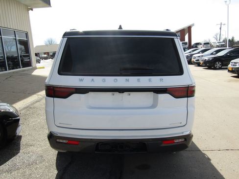 Used 2022 Jeep Wagoneer Series II image 4