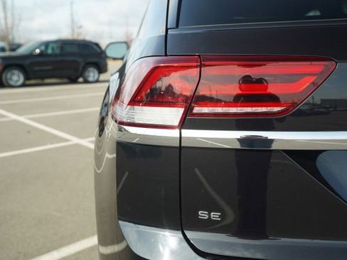 Used 2021 Volkswagen Atlas Cross Sport SE w/ Panoramic Sunroof Package image 38