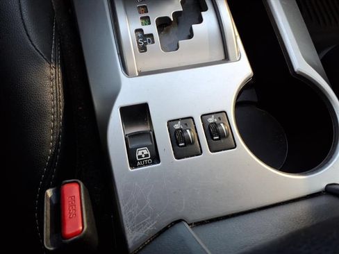 Used 2018 Toyota 4Runner SR5 Premium AWD/4WD image 26