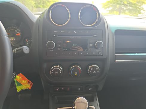 Used 2015 Jeep Patriot Latitude FWD image 23