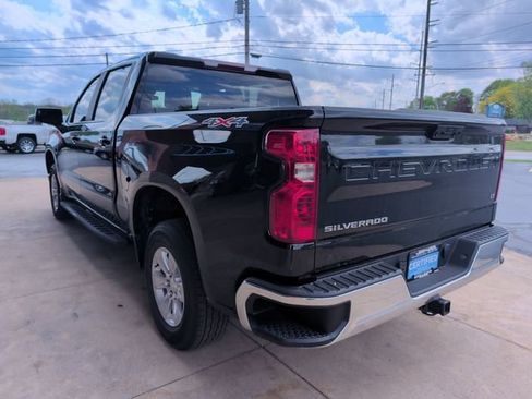 Used 2022 Chevrolet Silverado 1500 LT AWD/4WD image 6